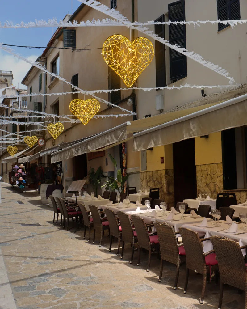 LED Heart made of aluminum – handcrafted light sculpture